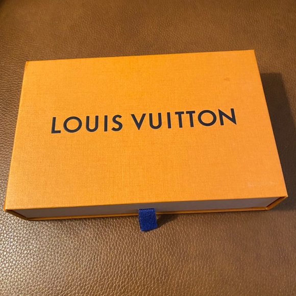 Louis Vuitton authentic IPhone folio IPhone X - Picture 5 of 5